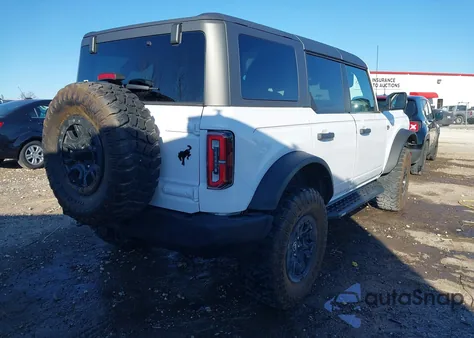 2023 Ford Bronco Wildtrak z USA, uszkodzony, nr VIN 1FMEE5DP4PLB30699